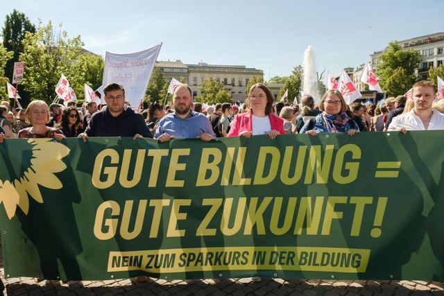 Demo gegen den bildungspolitischen Sparkurs der Landesregierung